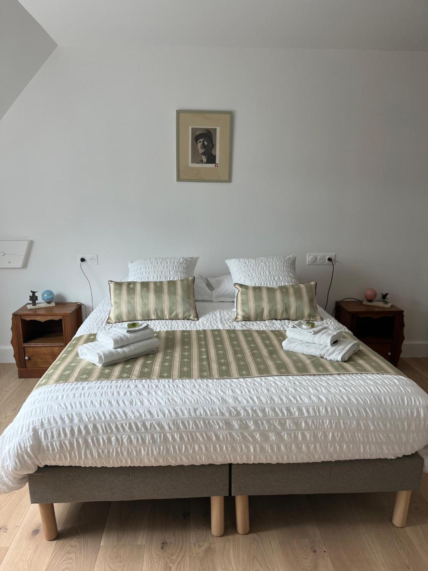 Chambre D'Hotes Le Domaine De La Vallee Saint-Martin-de-Varreville Exteriér fotografie